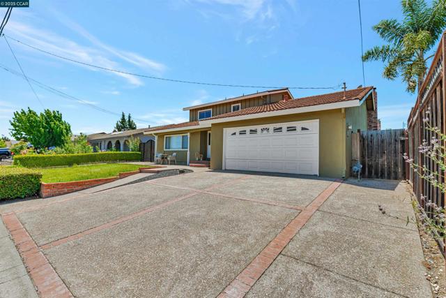 9597 Davona Dr, San Ramon CA: https://media.crmls.org/mediaz/367d9427-985f-44ae-80df-8c026e095330.jpg