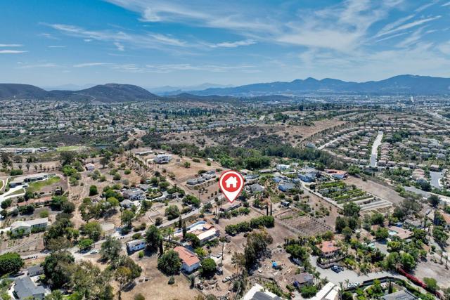 Detail Gallery Image 5 of 23 For 2345 Mira Sol Dr, Vista,  CA 92084 - 2 Beds | 2 Baths