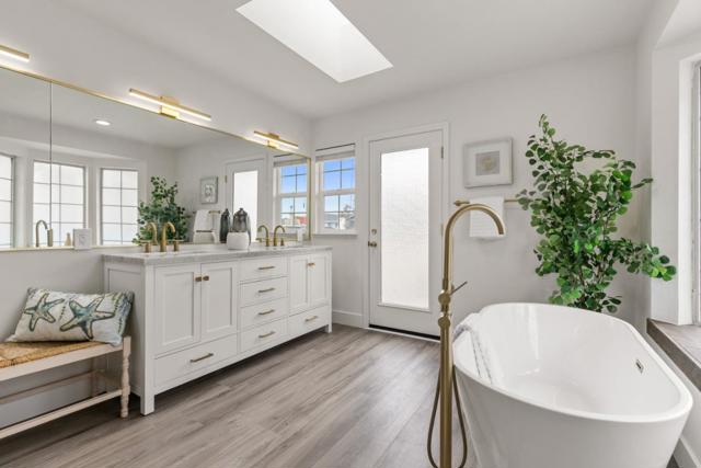 315 Valdez Avenue, Half Moon Bay CA: https://media.crmls.org/mediaz/367e5a1e-785f-4273-be9e-aa956bbeb155.jpg