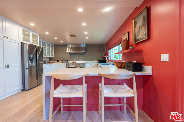 1207 Poinsettia Drive, West Hollywood CA: https://media.crmls.org/mediaz/367e6b6d-b719-49a1-b472-760a04afdd9b.jpg