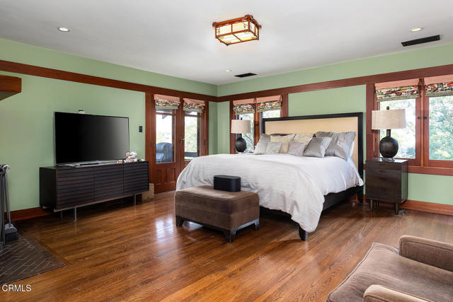 Detail Gallery Image 15 of 23 For 1344 Hillcrest Ave, Pasadena,  CA 91106 - 5 Beds | 4/1 Baths