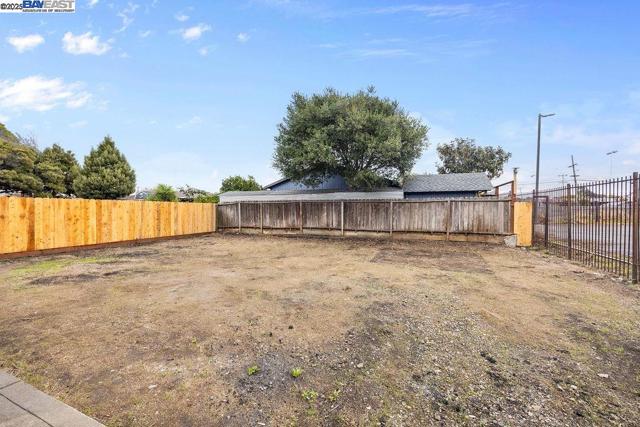 1520 4th st, Richmond CA: https://media.crmls.org/mediaz/367f252b-24de-4c42-ba72-e4dcc4f29b32.jpg