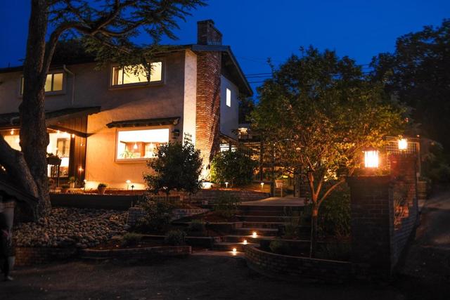 1670 Whitham Avenue, Los Altos CA: https://media.crmls.org/mediaz/367f8fd1-ff17-4700-951b-9e0d169230c2.jpg