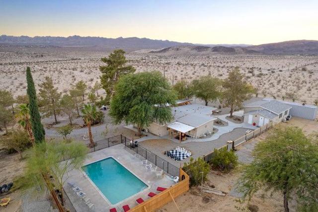 69450 Amboy Road, 29 Palms CA: https://media.crmls.org/mediaz/36821e57-cdd5-4c52-945b-1402c0b6a341.jpg