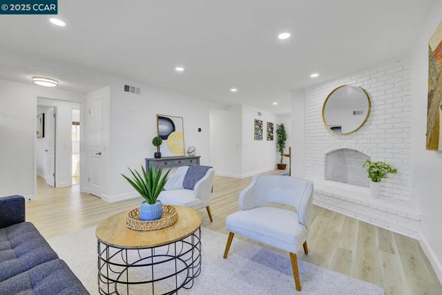 166 Madelia Place, San Ramon CA: https://media.crmls.org/mediaz/36824644-b1d2-4074-a02e-96d38cde5b5a.jpg