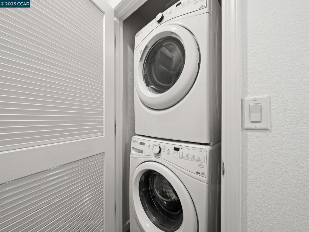 https://media.crmls.org/mediaz/36832377-a0df-4a1b-8162-2ac287f7aaae.jpg?preset=X-Large