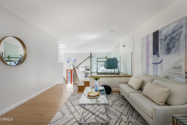 Detail Gallery Image 5 of 48 For 475 Rustic Dr, Los Angeles,  CA 90065 - 3 Beds | 3/1 Baths