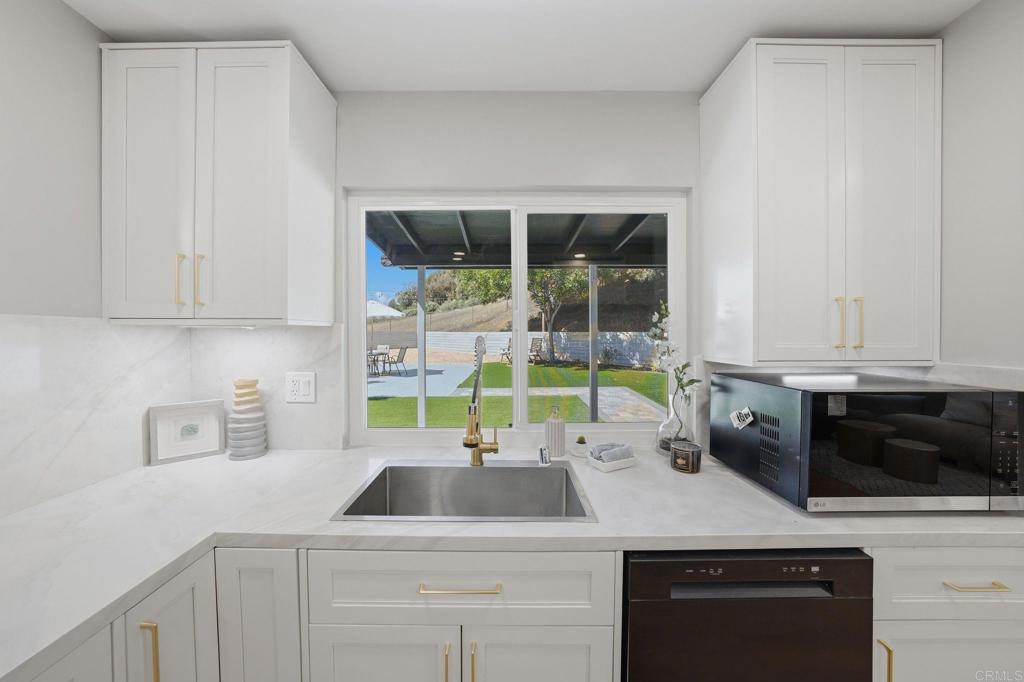 2640 Chestnut Avenue - photo 16