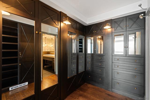 1710 Avenida Del Mundo, Coronado CA: https://media.crmls.org/mediaz/36842c78-a182-43ae-be1c-e33d1b304c4e.jpg