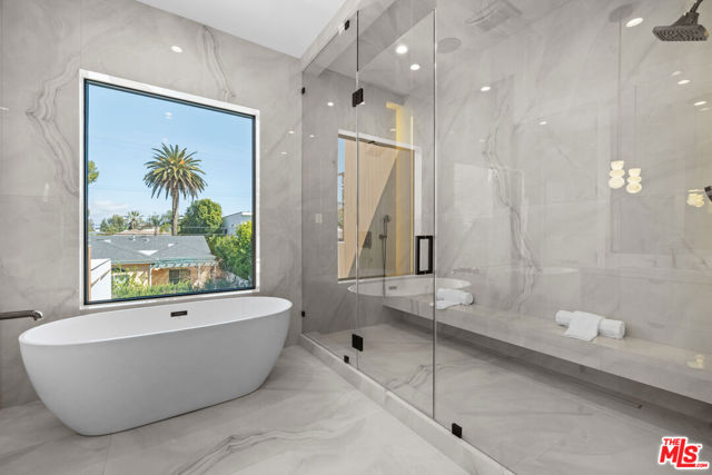 4818 Norwich Avenue, Sherman Oaks CA: https://media.crmls.org/mediaz/36842ead-fb4e-4cec-b64d-cfb2907425b1.jpg