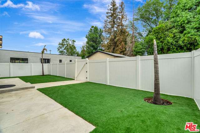 19513 Cantara Street, Reseda CA: https://media.crmls.org/mediaz/3684ae08-0ec6-4f4d-9015-c86af71691e9.jpg