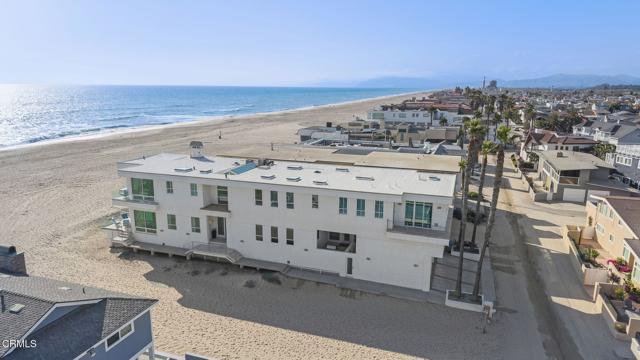 1135 Capri Way, Oxnard CA: https://media.crmls.org/mediaz/36852750-e284-4094-b113-a1f239252916.jpg
