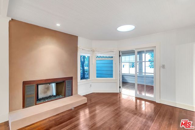 2636 5th Street, Santa Monica CA: https://media.crmls.org/mediaz/36853c85-1e2b-4876-a1f9-81de3c533654.jpg