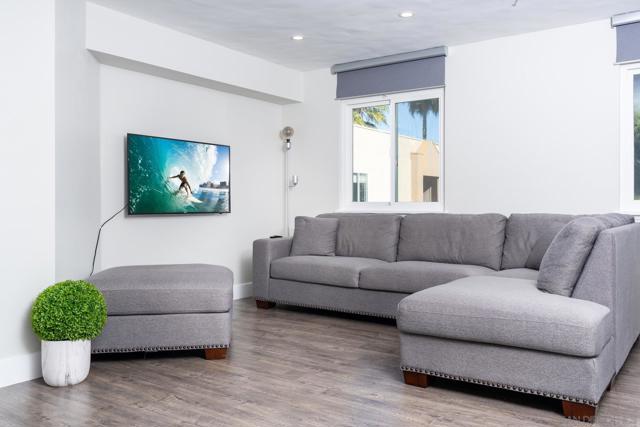 3550 Lebon Dr, San Diego CA: https://media.crmls.org/mediaz/36854b6f-62e4-4f10-92b9-a8613bee1cde.jpg