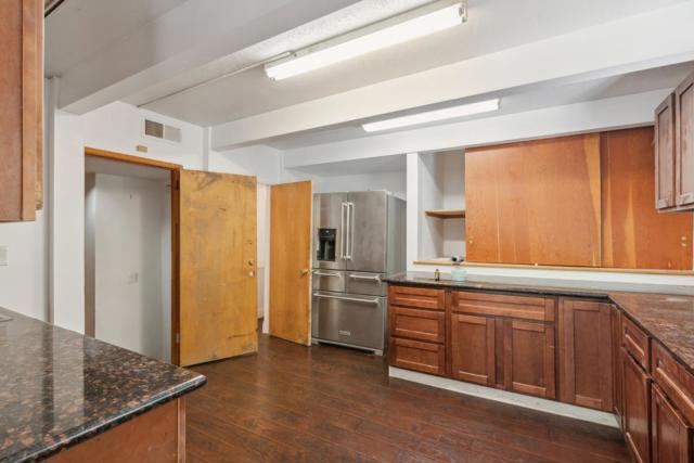 26 Ardor Drive, Orinda CA: https://media.crmls.org/mediaz/3685675d-239b-46d6-b8a8-b9fcfe8d04d5.jpg