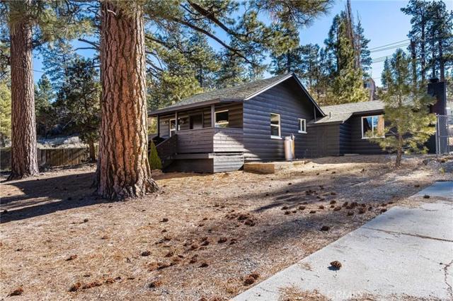 Detail Gallery Image 1 of 33 For 1128 E Country Club Bld, Big Bear City,  CA 92314 - 2 Beds | 1 Baths