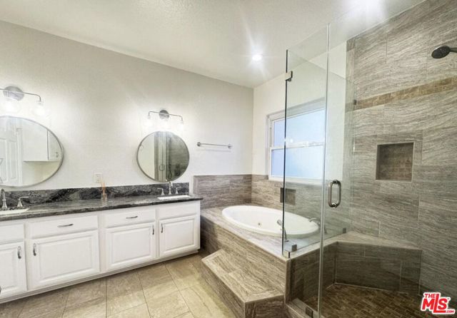 14271 Dickens Street, Sherman Oaks CA: https://media.crmls.org/mediaz/3685cbee-92f4-4cf3-a861-fd2307cb9f3a.jpg