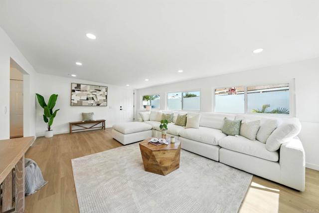 Detail Gallery Image 11 of 24 For 305 Spruce St, Chula Vista,  CA 91911 - 5 Beds | 2/1 Baths