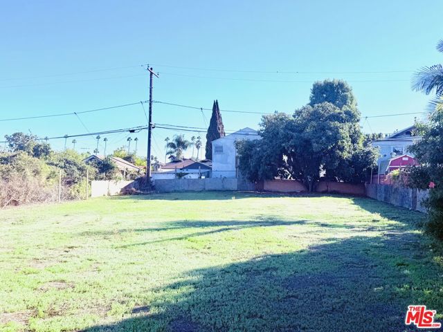 316 E Hardy Street, Inglewood CA: https://media.crmls.org/mediaz/3686749c-1e15-44ab-867c-c867d19f8677.jpg