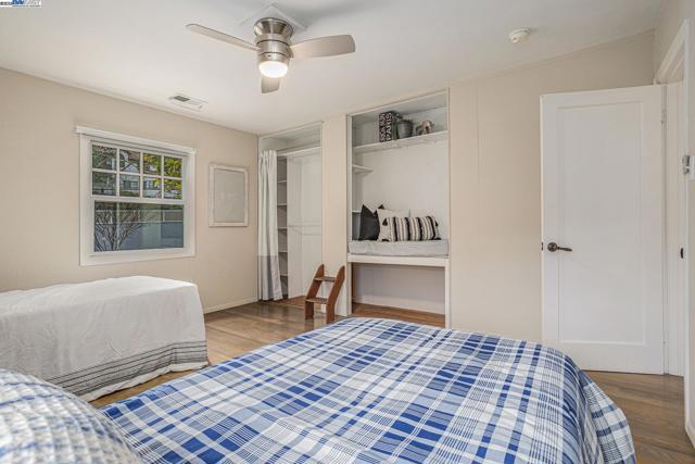 1592 SPRINGBROOK RD, Walnut Creek CA: https://media.crmls.org/mediaz/36868132-9cf2-41eb-984c-cf2c26abdd1c.jpg