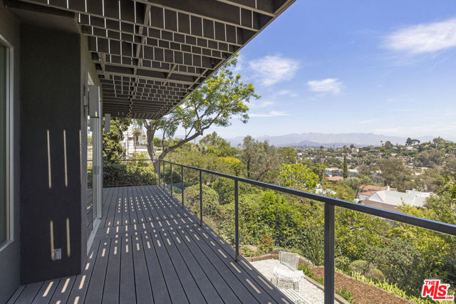 2264 Moreno Drive, Los Angeles CA: https://media.crmls.org/mediaz/3686d5aa-ae83-448f-bd1e-a5d8ff467b49.jpg