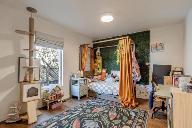 26 Pleasant Street, Los Gatos CA: https://media.crmls.org/mediaz/3687fbd4-6477-43ae-abbf-fef18b7e0a50.jpg