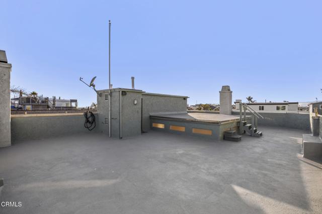 124 San Clemente Avenue, Oxnard CA: https://media.crmls.org/mediaz/36889540-c8ae-4e49-b19b-d0e19e30ab28.jpg