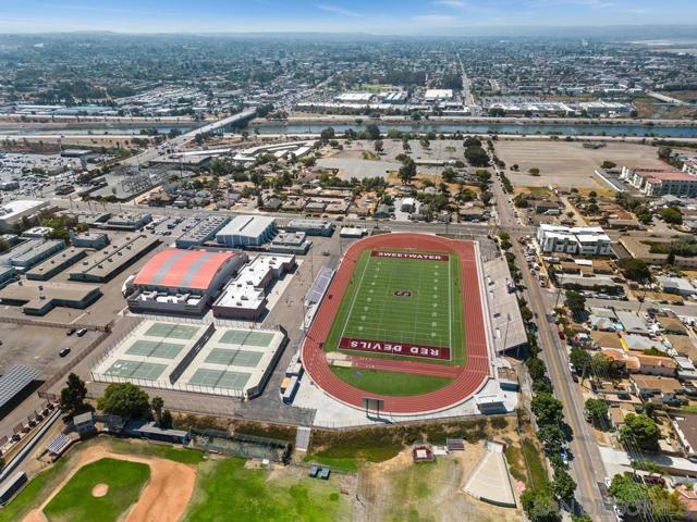 721 27 E 22nd St, National City CA: https://media.crmls.org/mediaz/36891a08-eddb-4d02-b986-826e924b9e6e.jpg