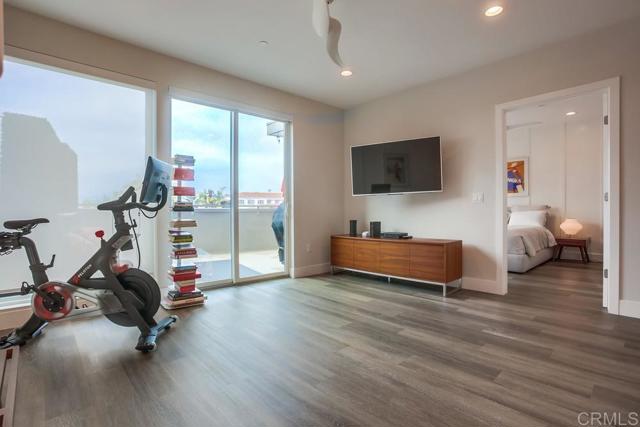 Detail Gallery Image 6 of 36 For 725 Grand Ave, Carlsbad,  CA 92008 - 2 Beds | 2 Baths