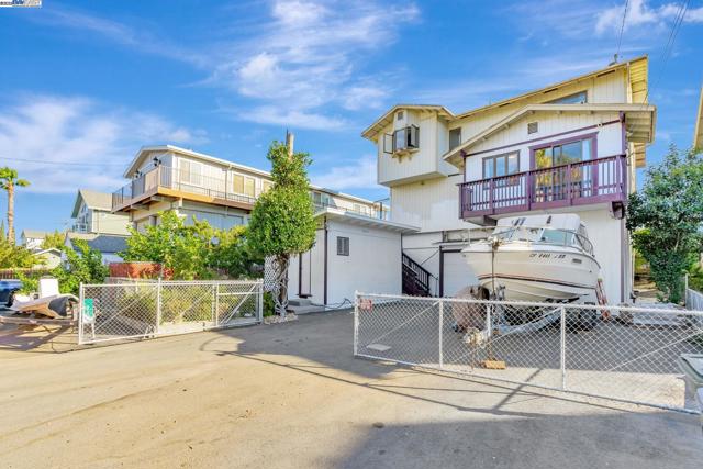 71 Taylor Pl, Bethel Island CA: https://media.crmls.org/mediaz/3689fc77-e45c-40d4-9a4d-ed445abdeadf.jpg