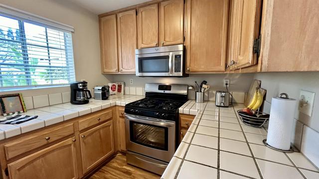 Detail Gallery Image 3 of 25 For 2683 Coventry Rd, Carlsbad,  CA 92010 - 3 Beds | 2/1 Baths