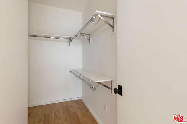 1403 Eagle Vista Drive, Los Angeles CA: https://media.crmls.org/mediaz/368a934d-19dc-4f83-ac77-e124d02d36c0.jpg