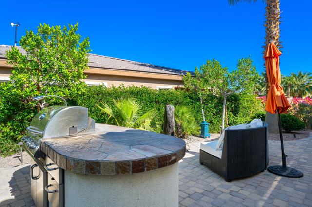 81139 Laguna Court, La Quinta CA: https://media.crmls.org/mediaz/368af0f1-3809-44a7-97b7-46519b2bc836.jpg