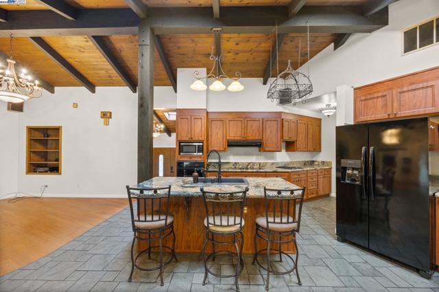 699 Fiesta Place, Hayward CA: https://media.crmls.org/mediaz/368bceac-656e-492e-853a-75544ceb020e.jpg