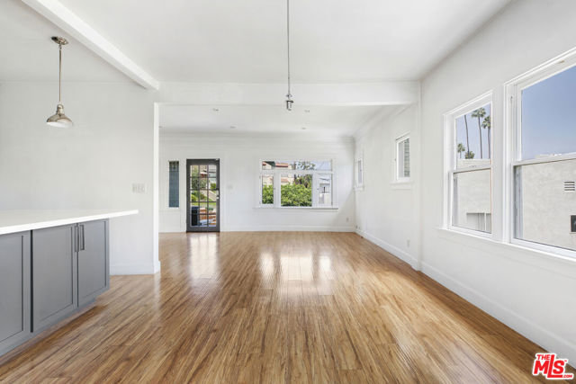 1404 Maltman Avenue, Los Angeles CA: https://media.crmls.org/mediaz/368bf154-774e-42ec-bbf9-cfb906dbb2c6.jpg
