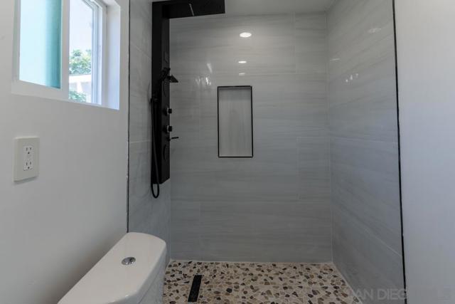 1610 Dumar Ave, El Cajon CA: https://media.crmls.org/mediaz/368d1320-279b-470f-a44e-cdf143661ec6.jpg