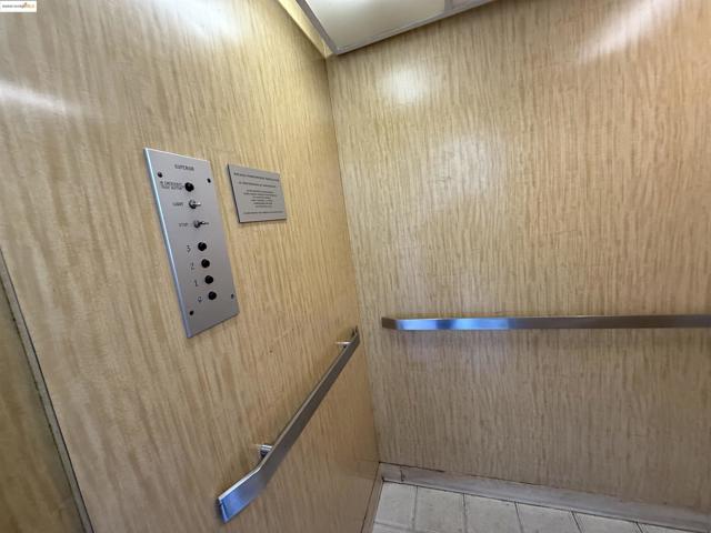 3877 Howe St, Oakland CA: https://media.crmls.org/mediaz/368de2f2-e50d-4c88-9773-a9dfdec11cbd.jpg