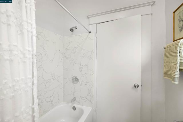 Image 28 of 58 For 456 4th St  