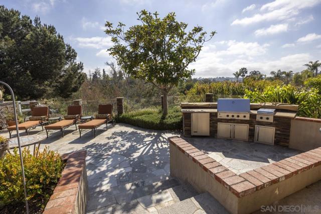 3245 Brookside Ln, Encinitas CA: https://media.crmls.org/mediaz/368ecaa4-5de9-4505-9154-9629984efd60.jpg