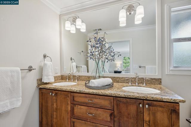 561 Morecroft Road, Lafayette CA: https://media.crmls.org/mediaz/368ed248-7046-49ed-b56f-e0ec872d702e.jpg