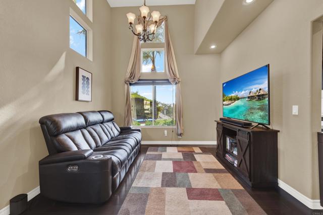 Detail Gallery Image 7 of 74 For 2223 Rock View Glen, Escondido,  CA 92026 - 4 Beds | 2/1 Baths