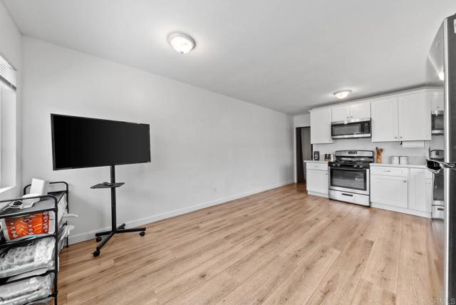 42 48 E 5Th Street, National City CA: https://media.crmls.org/mediaz/368fb749-3d25-4d8e-b12b-94b064f0d2b8.jpg