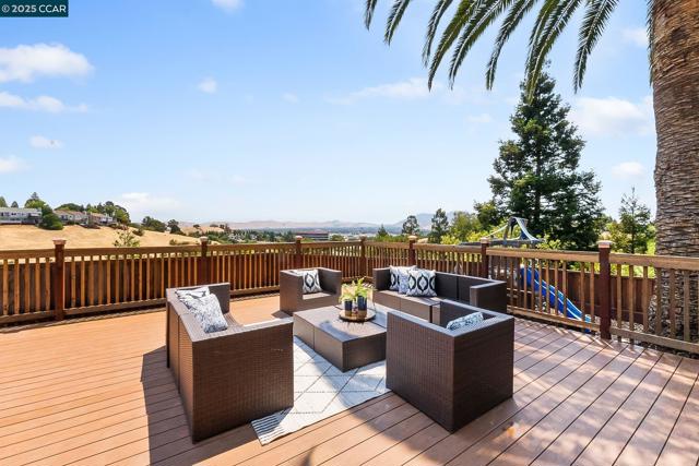 2058 Marazzani Dr, Martinez CA: https://media.crmls.org/mediaz/36909cc0-d0b3-4c4c-92f9-1d539a599b13.jpg