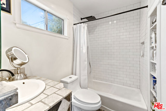 1923 Sunset Plaza Drive, Los Angeles CA: https://media.crmls.org/mediaz/3690c024-b96f-4df5-848b-87649154495d.jpg