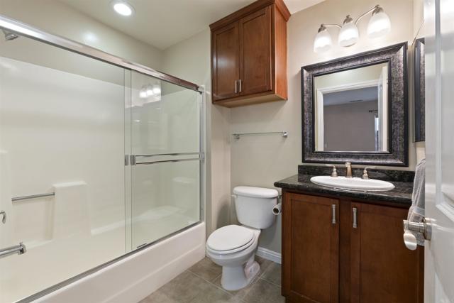 100 Sea Cliff Way, Oceanside CA: https://media.crmls.org/mediaz/3690c74f-c64e-4ad8-a5b0-d11958395665.jpg