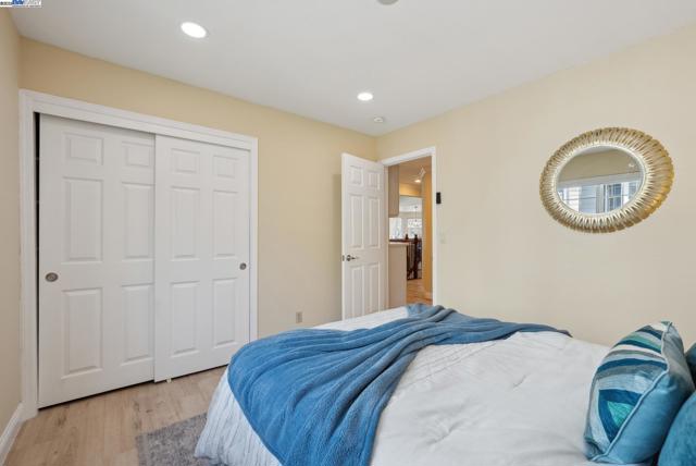 Image 31 of 60 For 4919 Monaco Dr