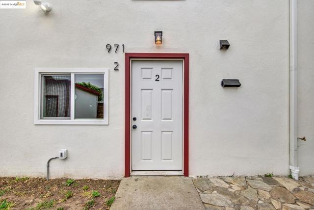 971 34Th St, Richmond CA: https://media.crmls.org/mediaz/36928f75-1a60-48a5-8402-8a07f35461f3.jpg