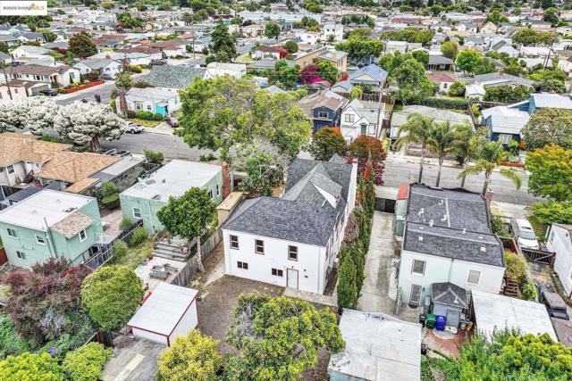 971 34Th St, Richmond CA: https://media.crmls.org/mediaz/3692bb9b-42ce-41f4-bcfb-c6b439c555b0.jpg