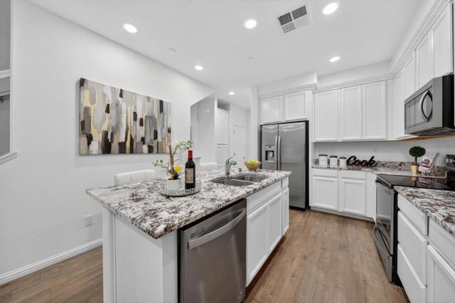 2580 Gimelli Way, San Jose CA: https://media.crmls.org/mediaz/3692facc-232f-4685-814c-1ff31ecc4e21.jpg