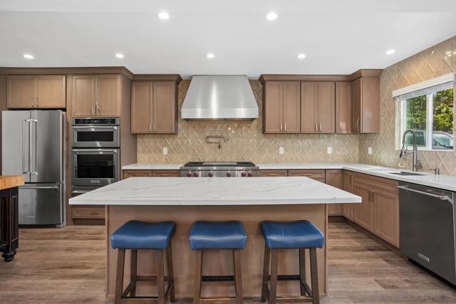 2112 Park Dale Ln, Encinitas CA: https://media.crmls.org/mediaz/369317c9-8be2-4998-ad61-f98d98647fa4.jpg